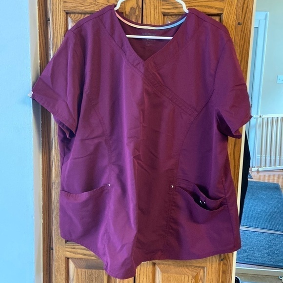 Scrub Top Size 2x | Maroon - Picture 1 of 6